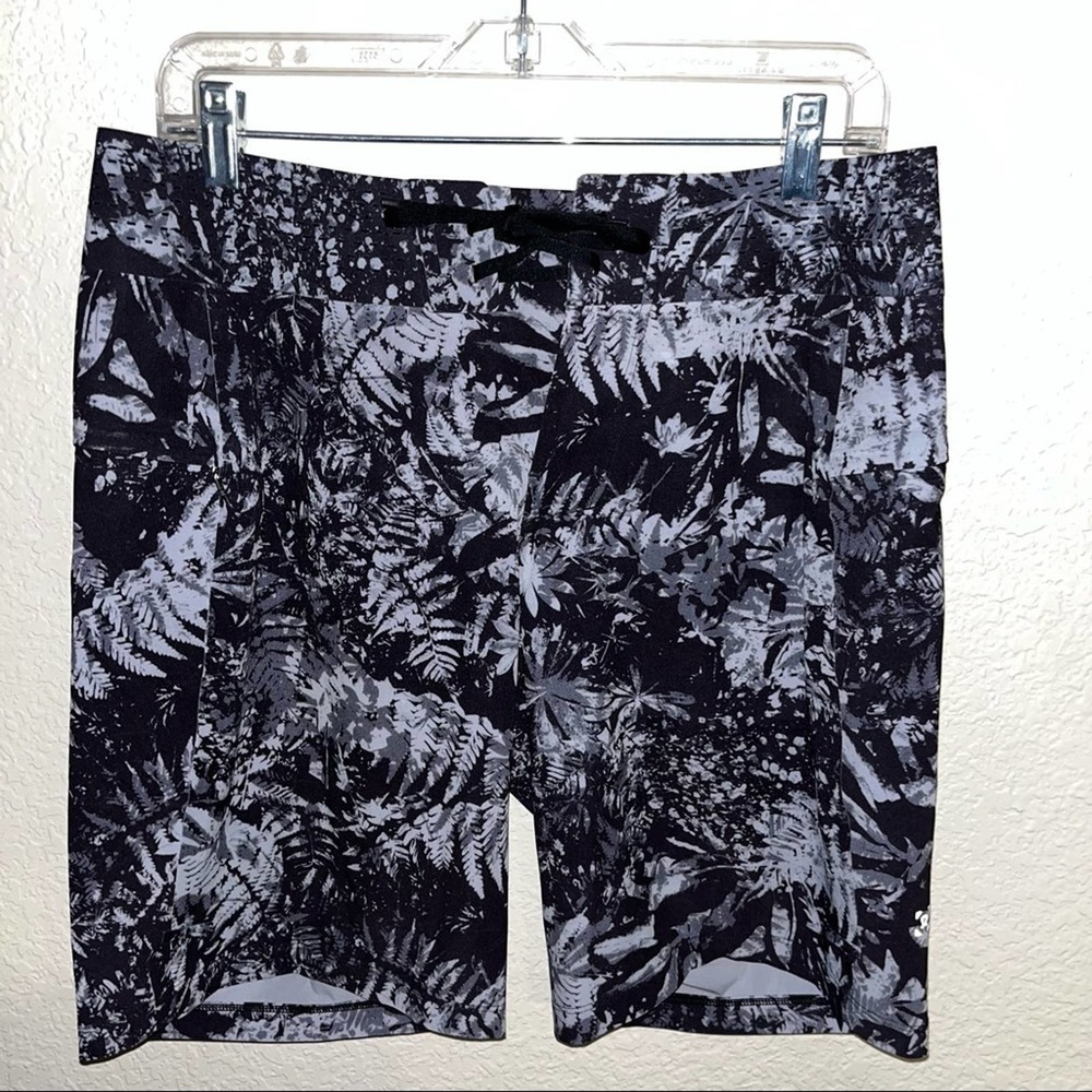 Lululemon Current State Short Board Short *9" Updated Canopy Ice Grey Black - Picture 1 of 4